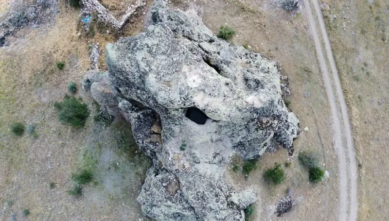 Efsanelerle Dolu Gelin Kayası: Tarihin Derinliklerine Yolculuk