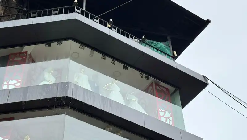 Giyim Mağazasında Çıkan Yangın: Müşteriler Panik Halinde Kaçtı