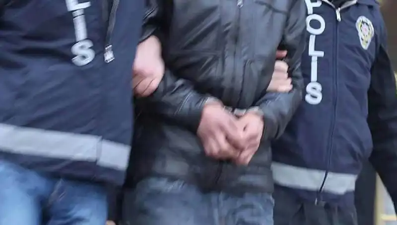Türkiye Genelinde FETÖ Operasyonları: 30 İlde 65 Kişi Tutuklandı