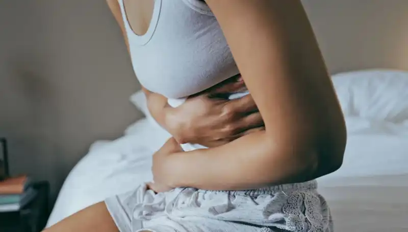 22 Yaşındaki Genç Kız Bağırsak Kanseri ile Savaşmaya Başladı