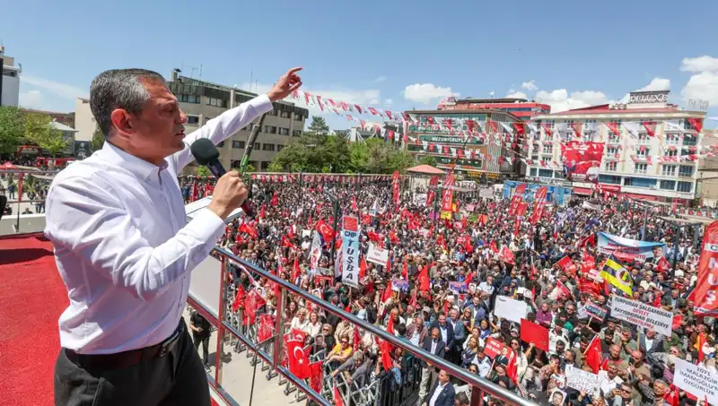 Özgür Özel'den Çarpıcı Açıklama: Örgütün Silah Bırakması İçin Destek Veriyoruz!