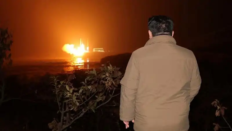 Kuzey Kore'nin Silah Gelişimi: Faturayı Kim Ödüyor? Amerikanın Rolü