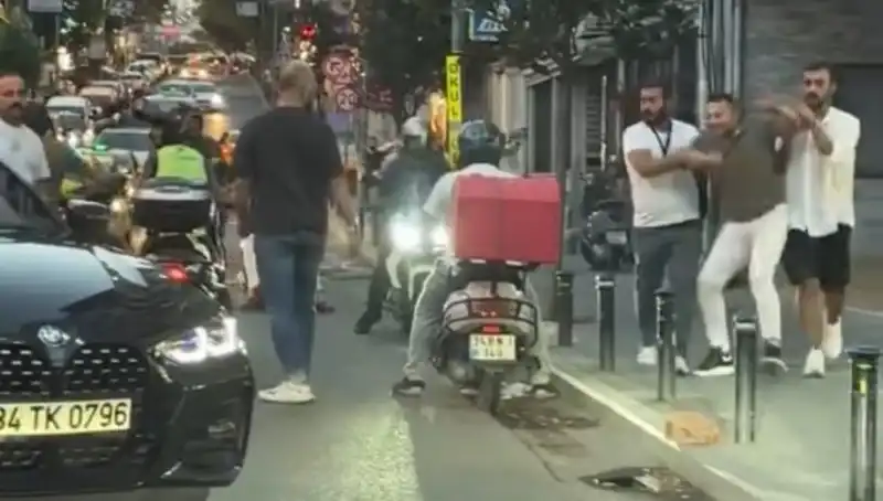 Nişantaşı'nda Kadınları Hedef Alan Sopalı Kavga: Olayın Arkasındaki Gerçekler!