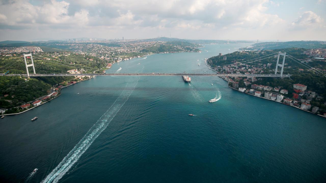 İstanbul Boğazı'nda Gemi Trafği Durduruldu
