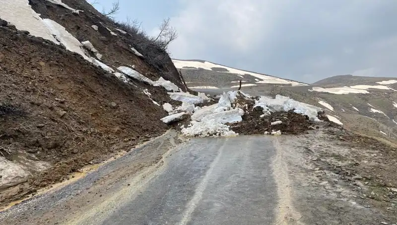 Muş'ta Heyelan Nedeniyle Kapanan Köy Yolu Çok Beklenen Olayla Açıldı!