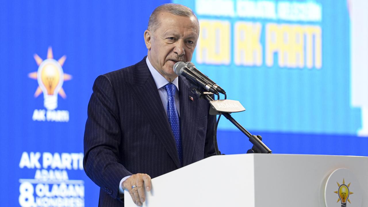 Erdoğan'dan Özel'e: Esenyurt ve Beşiktaş'ta Neler Oluyor?