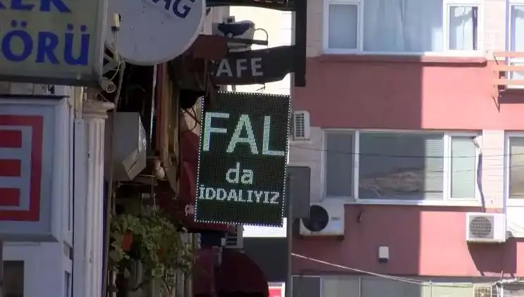 Falcılara Şok Ceza! Para Karşılığı Fala Hapis Cezası Geldi