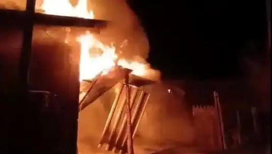 Karabük'te Korkunç Yangın: İki Ev Alev Alev Yandı!