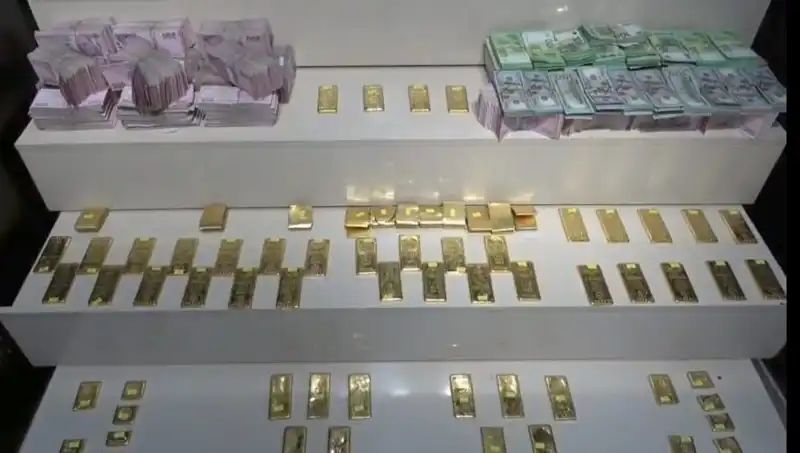 Van Havalimanı'nda Kaçak Altın ve Para Operasyonu: Detaylar Şaşırtıyor