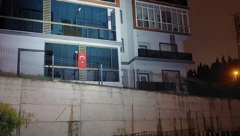 Sakarya'da Zemin Çökmeleri Nedeniyle 4 Katlı Apartman Tahliye Edildi