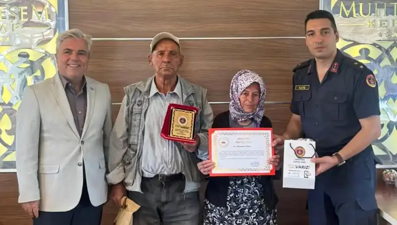 Tek Var olan Evi Jandarmaya Bağışlayan Aileyi Duygusal Hikayesi