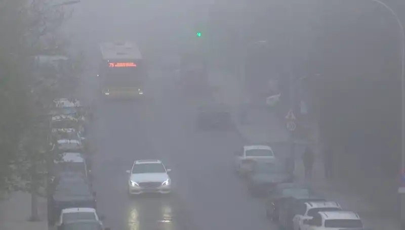 İstanbul'da Sis Etkisi: Görüş Mesafesi Daraldı ve Hayat Durma Noktasına Geldi