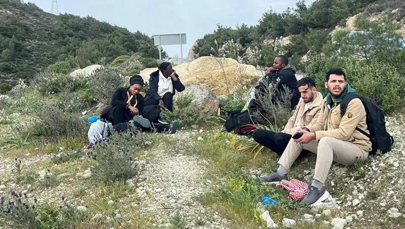 Türkiye’de Düzensiz Göçmen Avı: İki İl'de 20 Göçmen Yakalandı