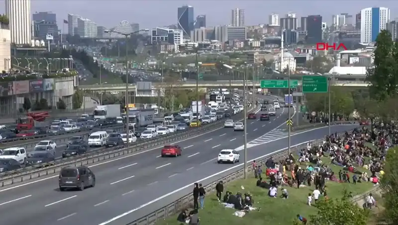 Deprem Sonrası İstanbul’da Trafik Yoğunluğu Rekor Düzeyde Arttı