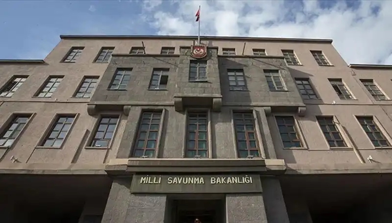 Yunan Askerlerinin Hakaretine TSK'dan Sert Tepki: "Böyle Davranışlar Göremezsiniz"