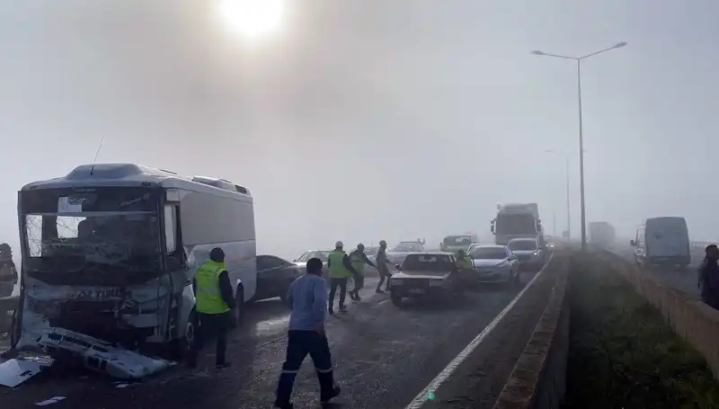 Sis Özellikle Yola Çıkmak İsteyenleri Aşırı Üzerine Gitmedi: 7 Yaralı