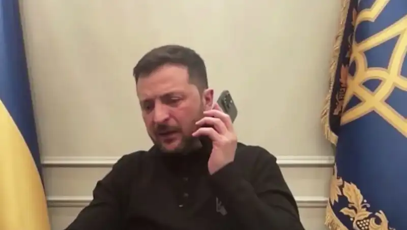 Zelenski'nin Basın Toplantısında Macron'un Şaşırtan Araması: Detaylar Neler?
