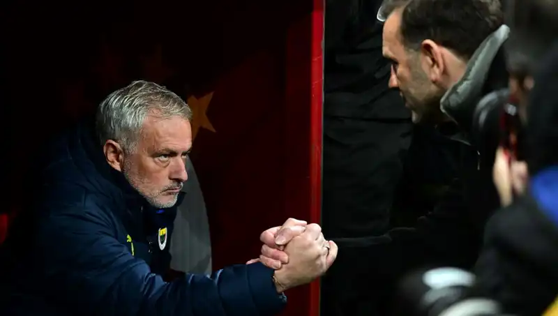 Jose Mourinho ve Okan Buruk'un Derbi Mücadelesine Geri Sayım Başladı!