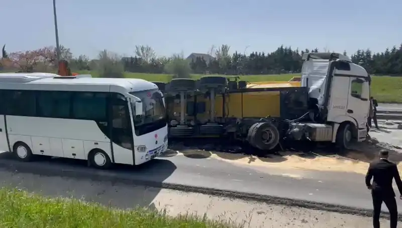 Büyükçekmece TEM Otoyolu'nda Trafik Kazası: Yol 3 Saat Kapalı Kaldı