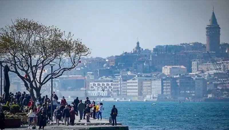 İstanbul'da Bahar Havası Esintisi: Hafta Sonu Sıcaklık Yükseliyor