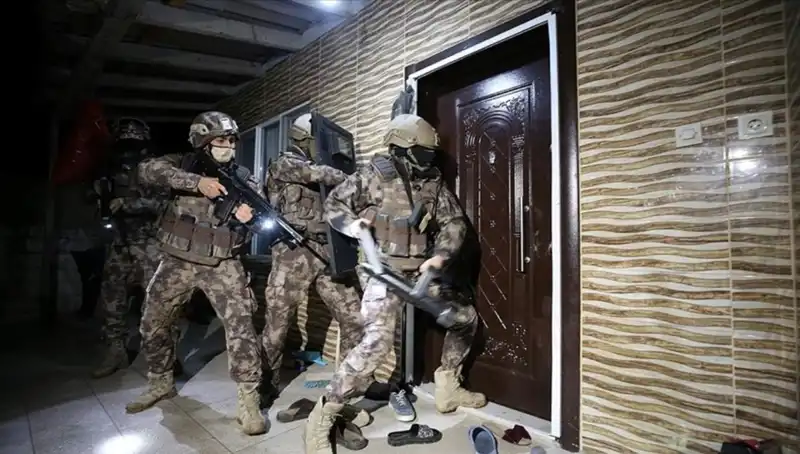 Türkiye Genelindeki 6 Suç Örgütüne Yönelik Operasyonda 158 Şüpheli Yakalandı