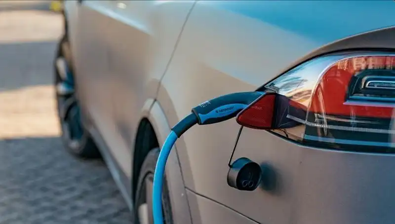 Elektrikli Otomobil Satışları: 6 Ayda Tarihi Rekor!