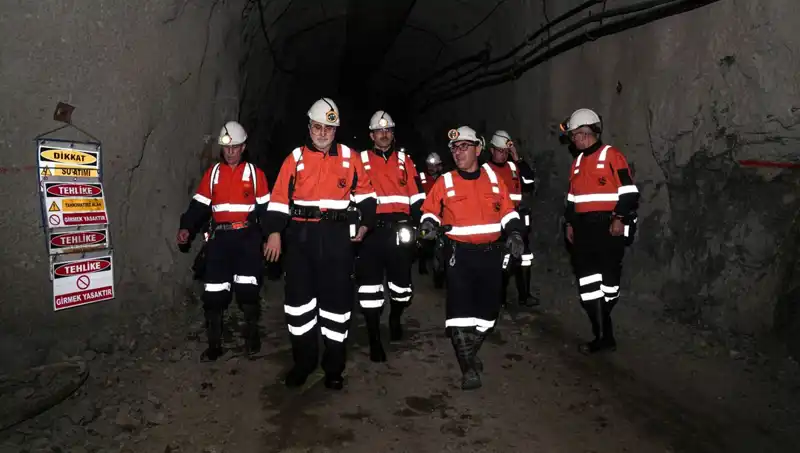 Bakan Işıkhan Altın Madenine İndi: Yeni Yatırımlar ve Stratejiler Açıklandı