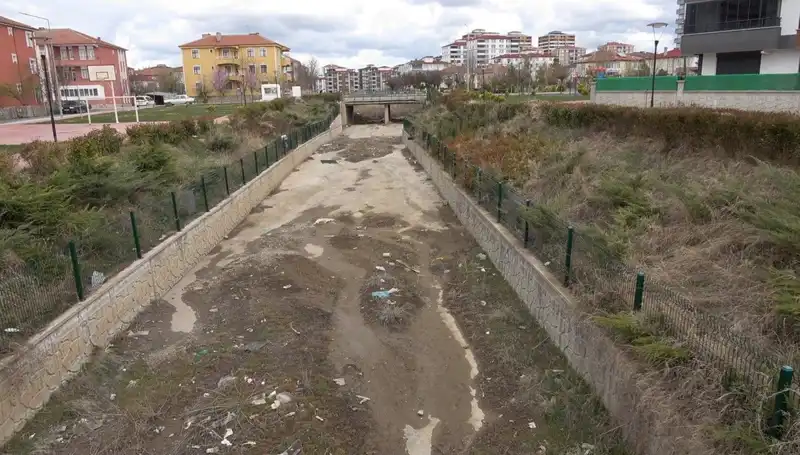 Coşkun Nehirler Artık Kuraklık Tehdidi Altında: Nedenleri ve Sonuçları