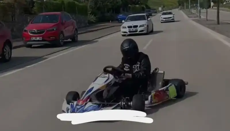 Go-Kart Sürüşünde Tehlikeli Drift Oyunu: Sürücünün İnanılmaz Anları