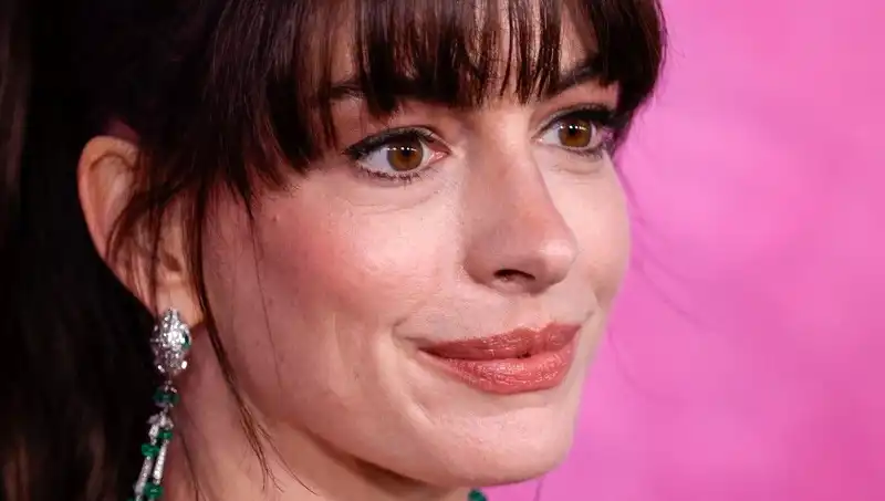 Hollywood'da Şok Edici Estetik Moda: Ölü İnsan Derisi Enjeksiyonu Nedir?