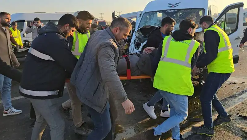 İki İşçi Servisi Kafa Kafaya Çarpıştı: Olayın Ardındaki Gerçekler