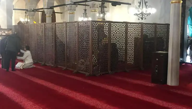 Kadın-Erkek Teravih Namazı Kıldığı İddiası Üzerine Neler Söyleniyor?