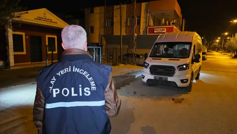 Kebapçıda Dehşet Anları: Arkadaşını Boynundan Bıçaklayan Şahıs Yakalandı