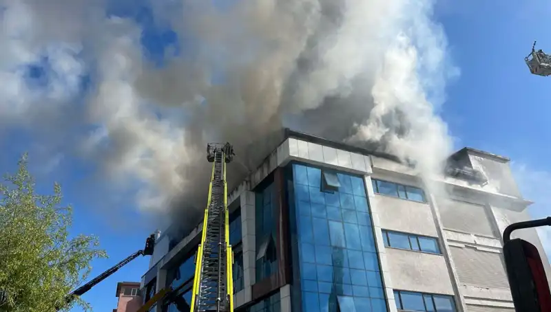 Esenyurt'ta Tekstil Atölyesinde Büyük Yangın: Olayın Ayrıntıları ve Son Gelişmeler