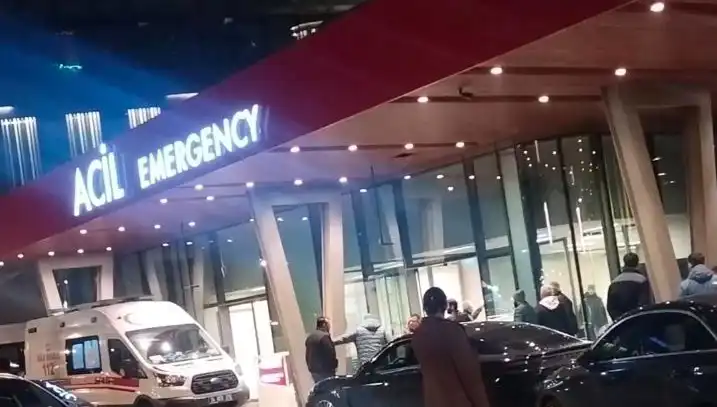 Telefon Görüşmesi İçin Dışarı Çıkan Genç Adam Silahlı Saldırıya Uğradı