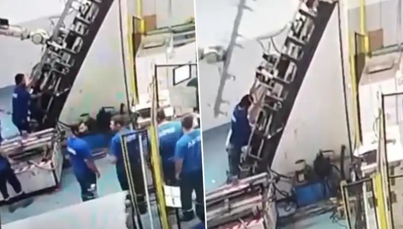 Fabrikada Şok Olay: Makine İşçinin Sırtına Saplandı!