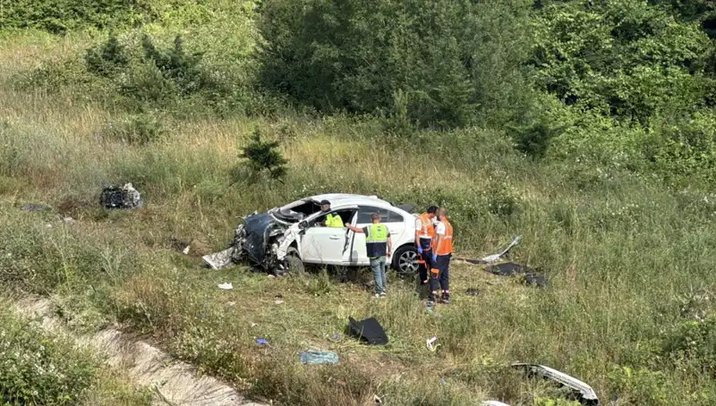 Kuzey Marmara Otoyolu'nda Feci Kaza: Şarampole Devrilen Araçta Neler Yaşandı?