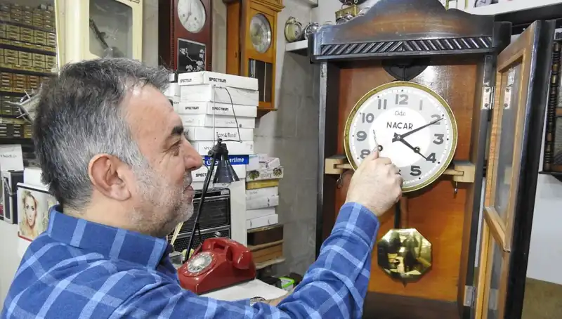Tarihin İzini Sürdüren Zanaat: 10 Metrekarede Saat Tamircisi