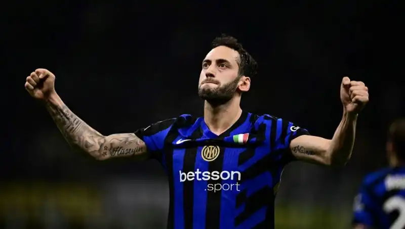 Hakan Çalhanoğlu Çiftliği ve Inter Arasındaki Gelecek Şok Edici Gelişmeler