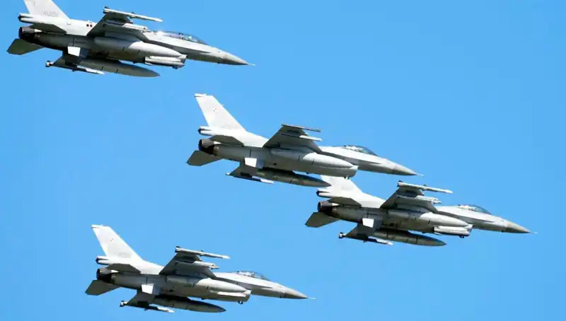 ABD, Ukraynalı Pilotlara 310 Milyon Dolar Harcayarak F-16 Eğitimi Veriyor