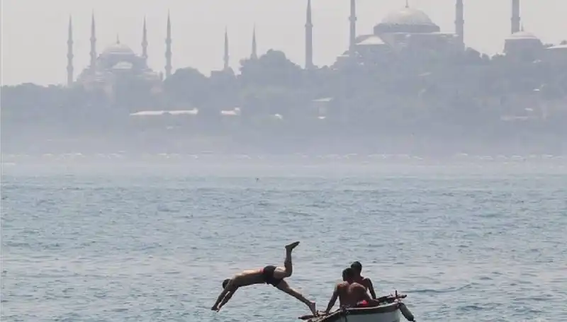 Aşırı Sıcak Hava Dalgası Kapıda: 44 Derecelere Ulaşabiliriz!