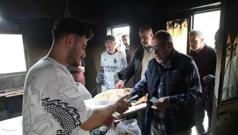 Sadece İki Çeşit Ekmek İçin 7 Kilometre Yürüyenlerin Hikayesi