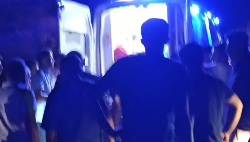Uçuruma Yuvarlanan Otomobilin Sürücüsü Hayatını Kaybetmekten Son Anda Kurtuldu!