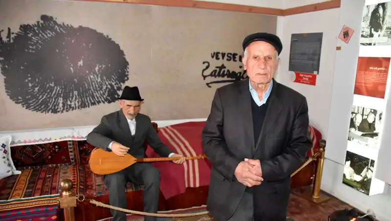 Aşık Veysel: Türk Halk Müziğinin Efsanesinin Bilinmeyen Yüzleri