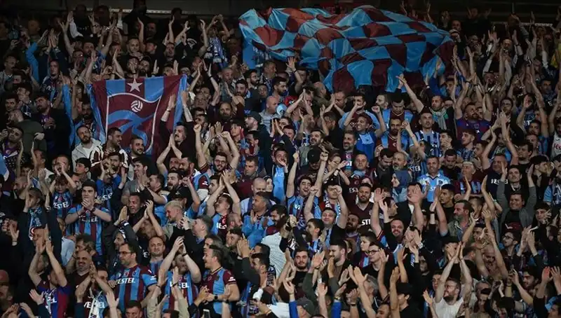 Trabzonspor-Galatasaray Maçının Biletleri Hızla Tükeniyor: Kaçırmayın!