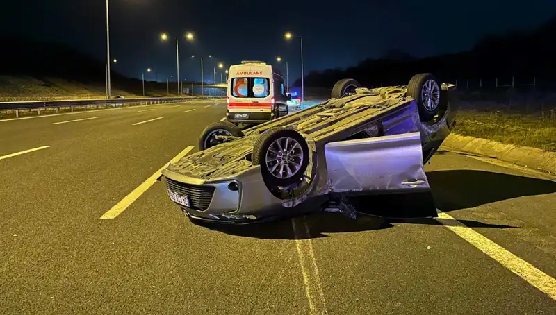 Kuzey Marmara Otoyolu'nda Feci Kaza: İki Otomobil Çarpıştı, Yaralılar Hastaneye Kaldırıldı