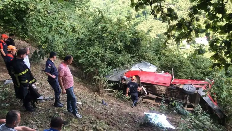 Fındık İşçilerini Taşıyan Araç Şarampole Yuvarlandı: Trajik Kaza Detayları Açıklandı