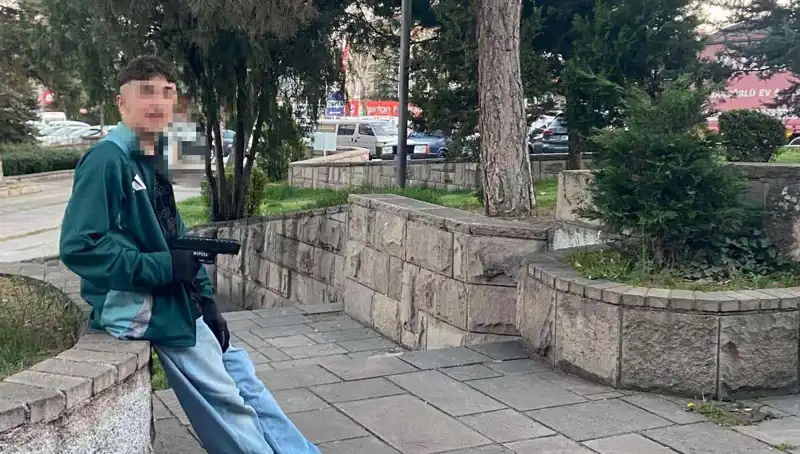 Yol Verme Kavgası: Üç Kardeş ve Babalarının Tutuklanmasının Perde Arkası