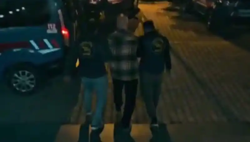 Antalya'da Ünlü Mafya Üyesine Gözaltı: Kimler Arasında Yer Alıyor?