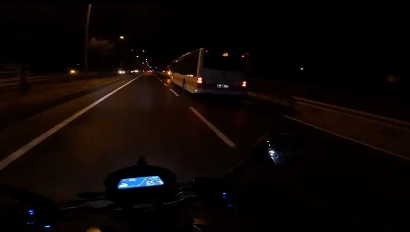 Bir Otobüs Kazası: 41 Yaşındaki Adam Ağır Yaralandı, Olayın Perde Arkası Neler?